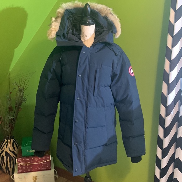 Canada Goose Carson Down Parka with Fur-Trim Hood - Picture 3 of 16